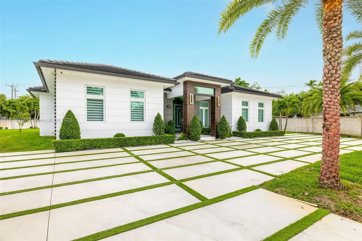 South Florida Real Estate | View 5815 SW 107th Pl | Listing