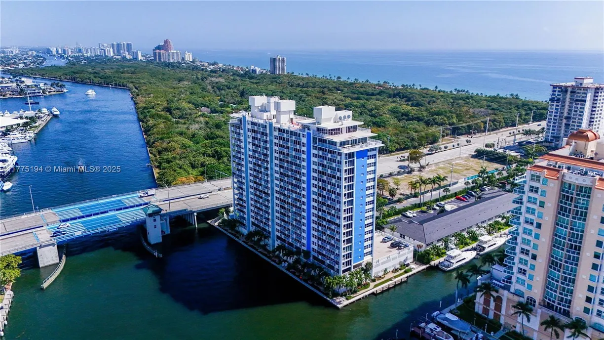 South Florida Real Estate | View 2800 E Sunrise Blvd, 14B | 2 Beds, 2 Baths