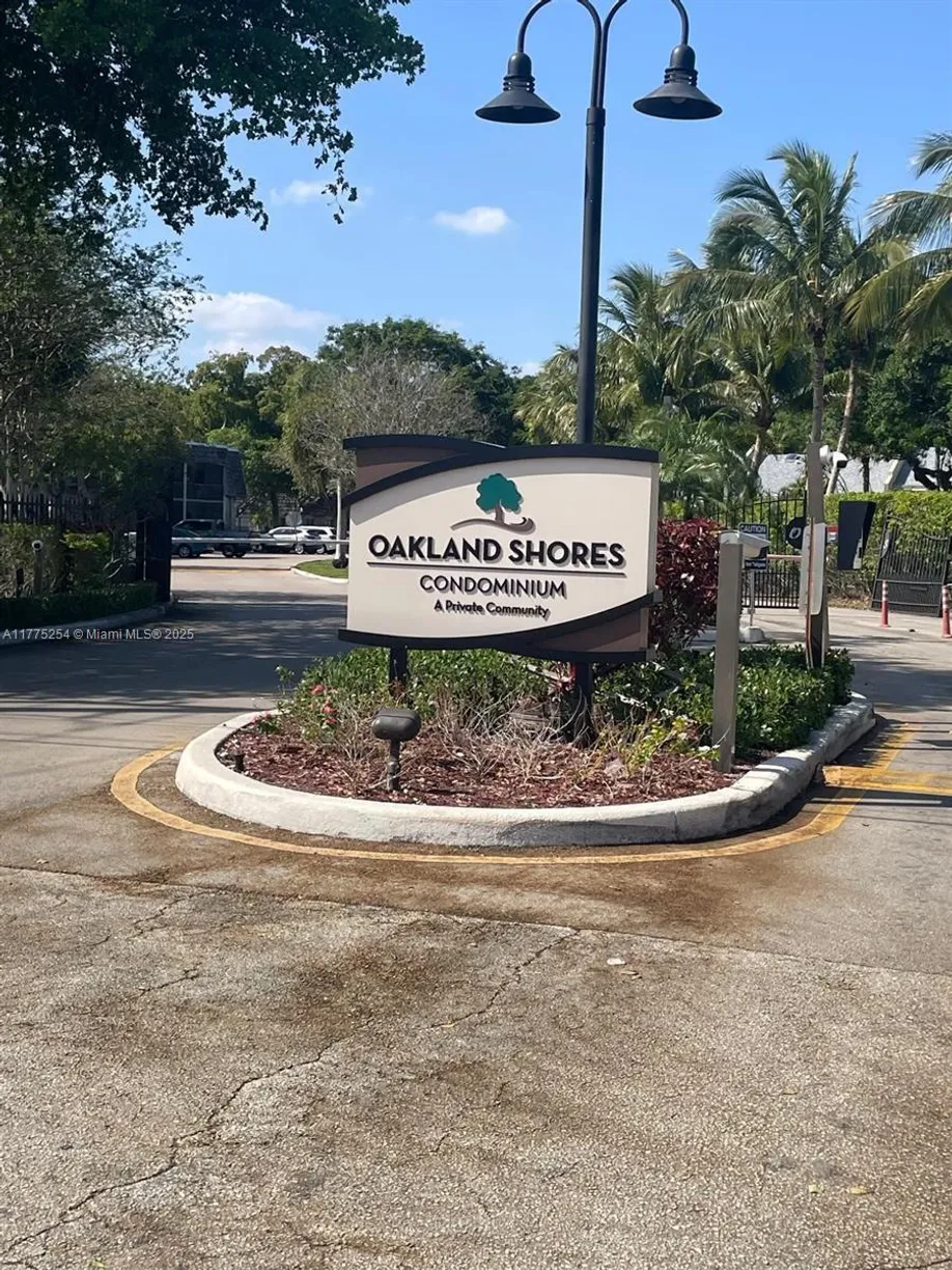 South Florida Real Estate | View 3125 Oakland Shores Dr, B204 | 1 Bed, 1 Bath