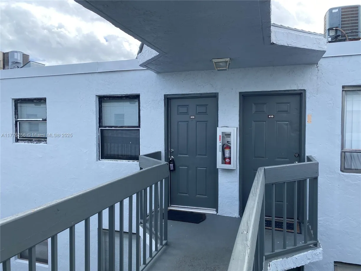 South Florida Real Estate | View 1950 N Congress Ave, 409 | Listing