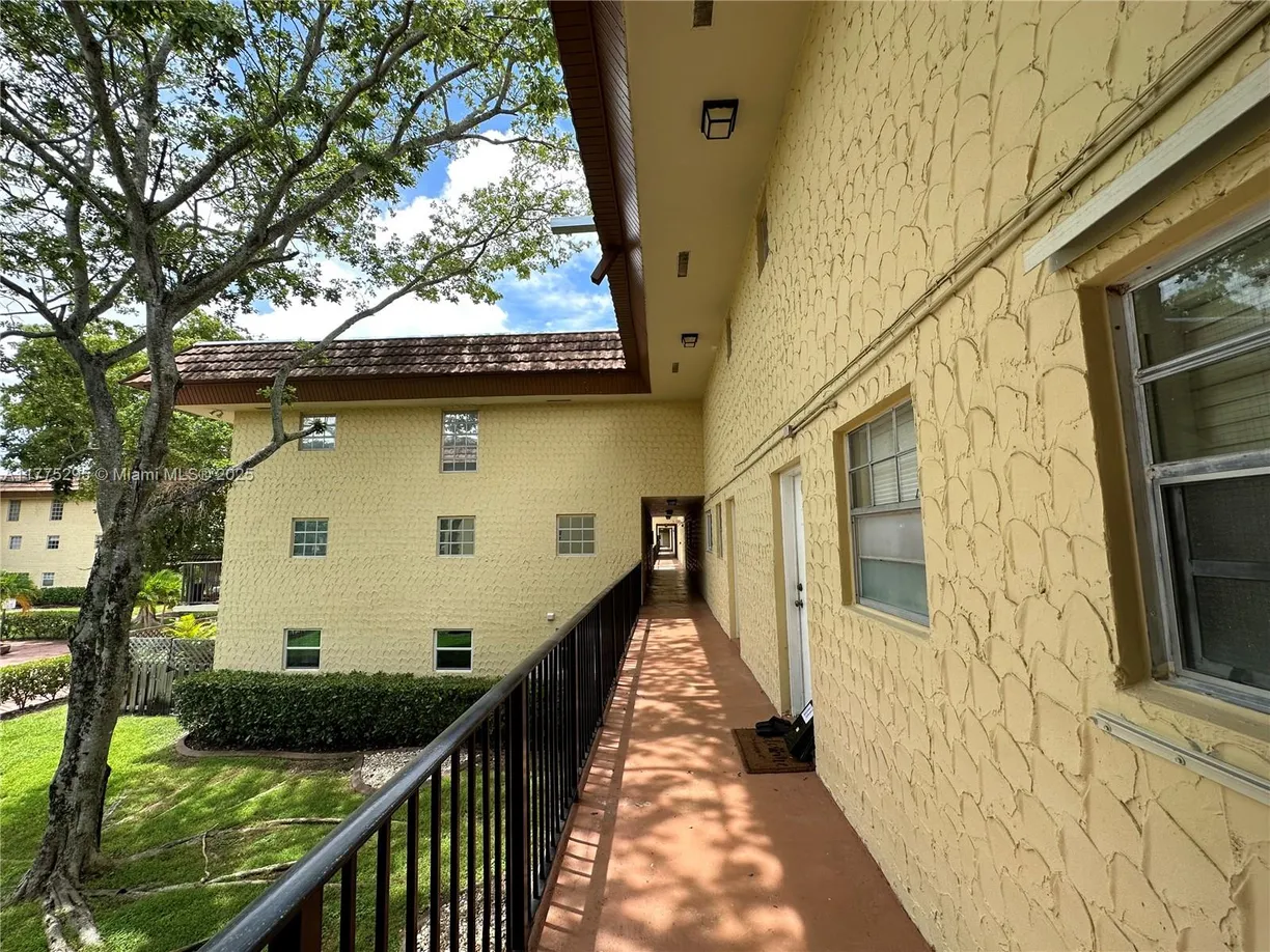 South Florida Real Estate | View 8600 SW 109th Ave, 4-211 | Listing