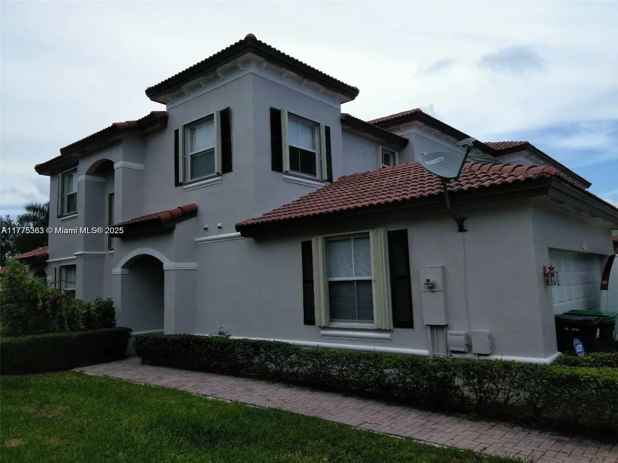 South Florida Real Estate | View 15295 SW 91st, 15295 | 3 Beds, 2 Baths