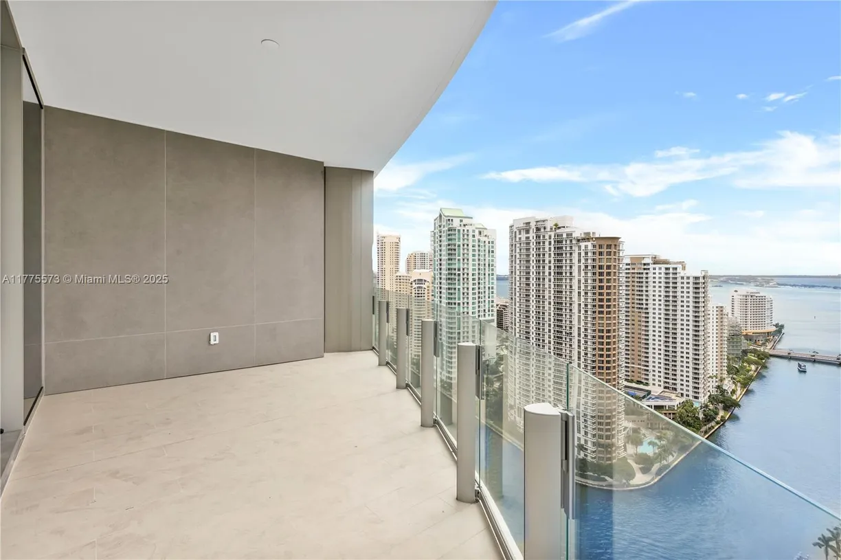 South Florida Real Estate | View 300 Biscayne Blvd way, 2907 | Listing