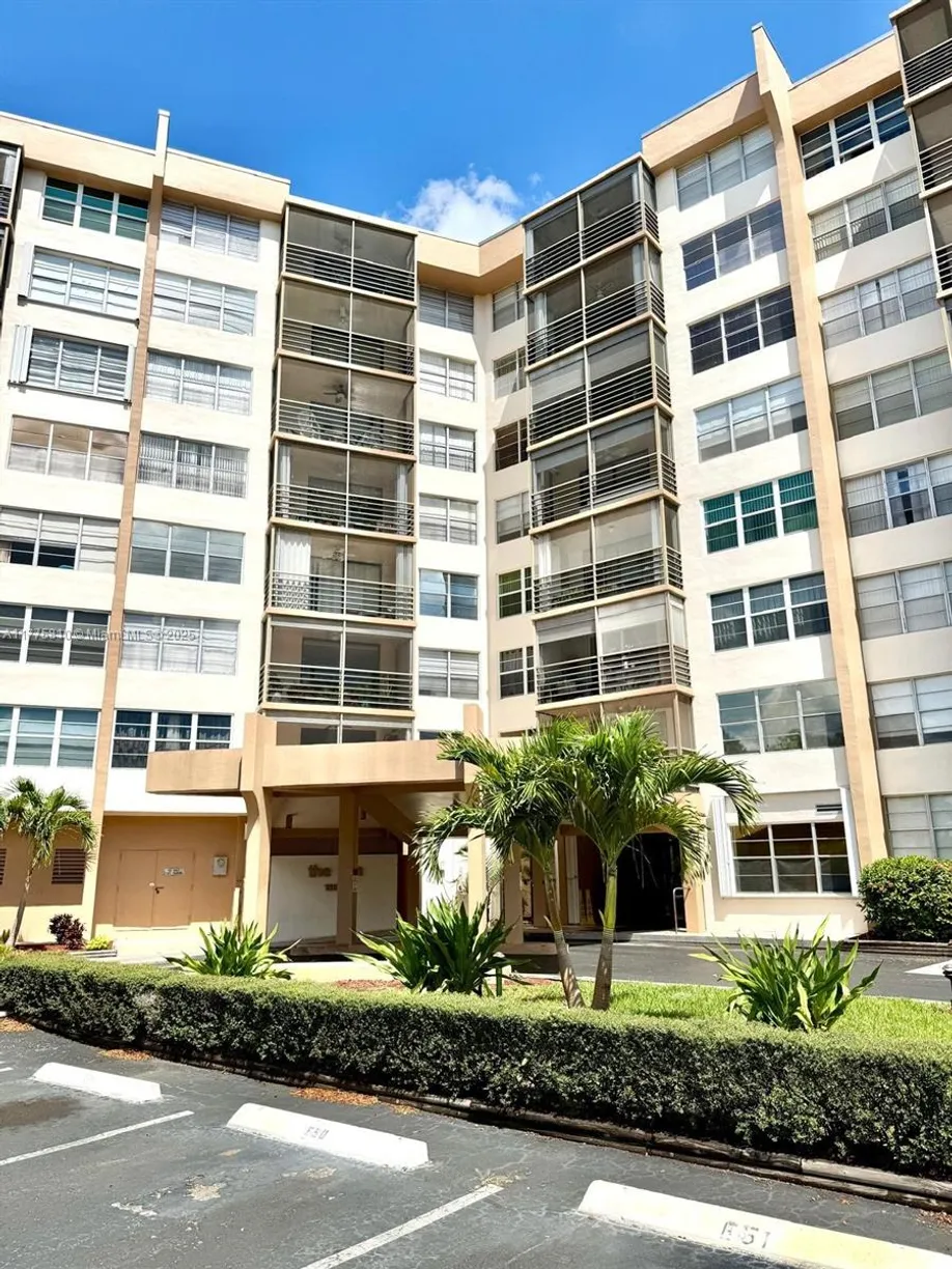South Florida Real Estate | View 1000 Saint Charles Pl, 503 | 2 Beds, 2 Baths