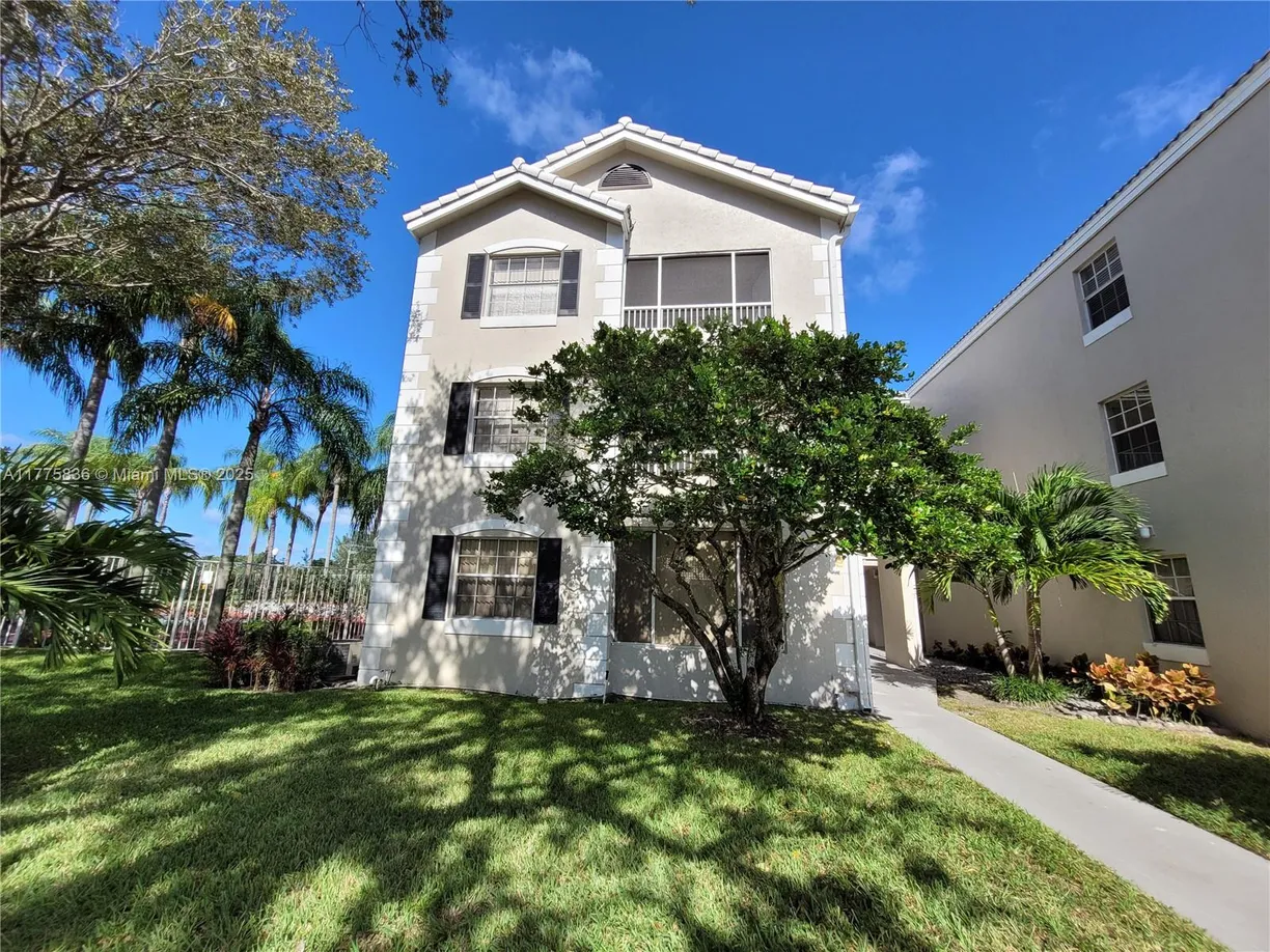 South Florida Real Estate | View 2861 N Oakland Forest Dr, 101 | 1 Bed, 1 Bath