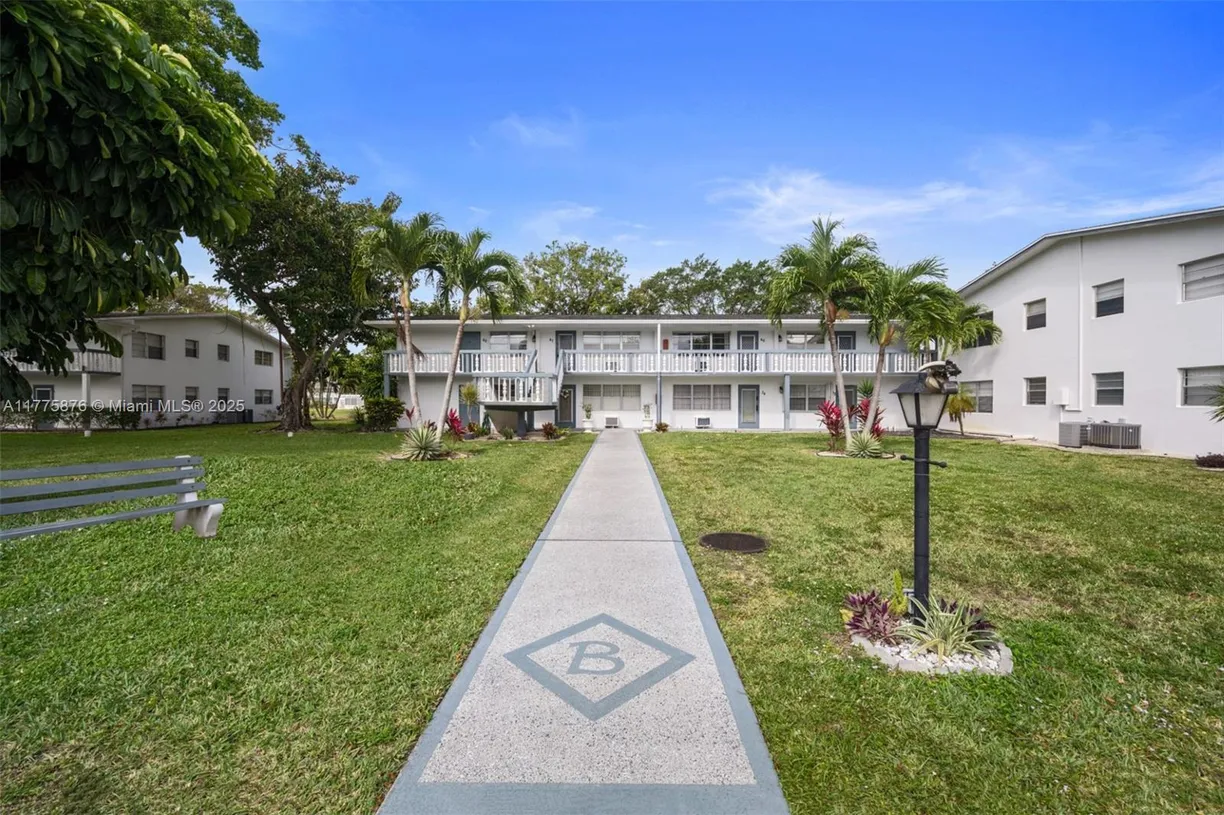 South Florida Real Estate | View 45 Islewood B, 45 | Listing