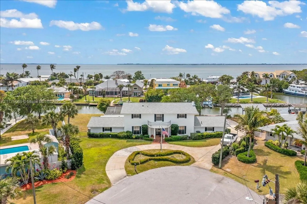 South Florida Real Estate | View  | 6 Beds, 4 Baths