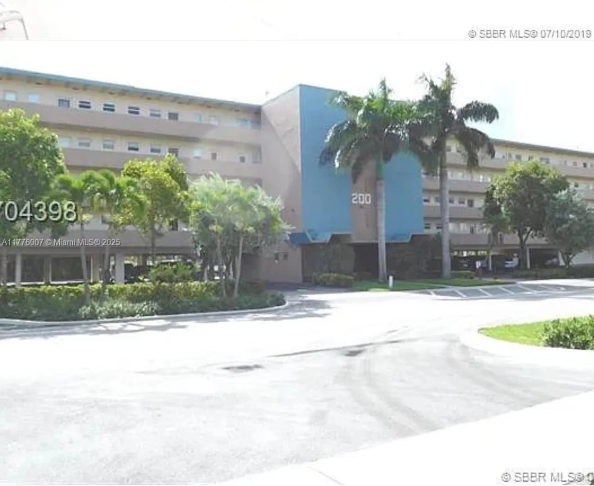 South Florida Real Estate | View 200 NE 14th Ave, 224 | Listing