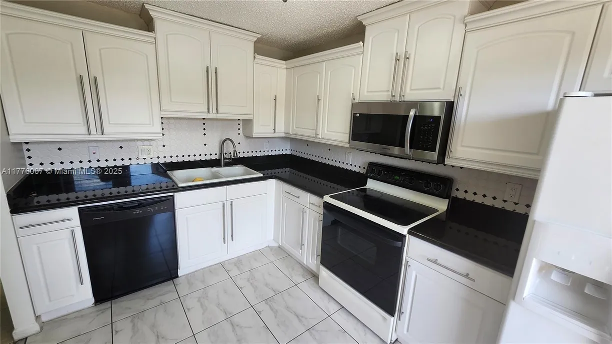 South Florida Real Estate | View 200 NE 14th Ave, 224 | Listing