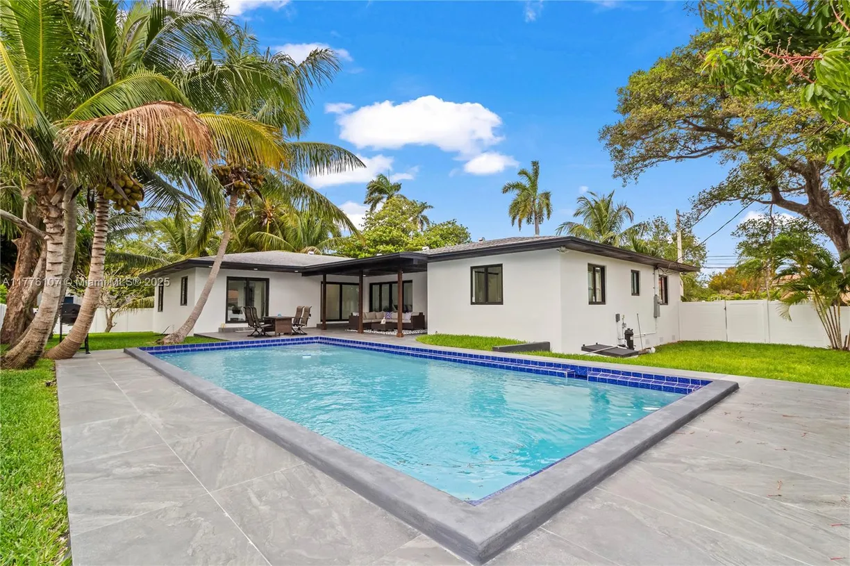 South Florida Real Estate | View 500 NE 6th St | Listing