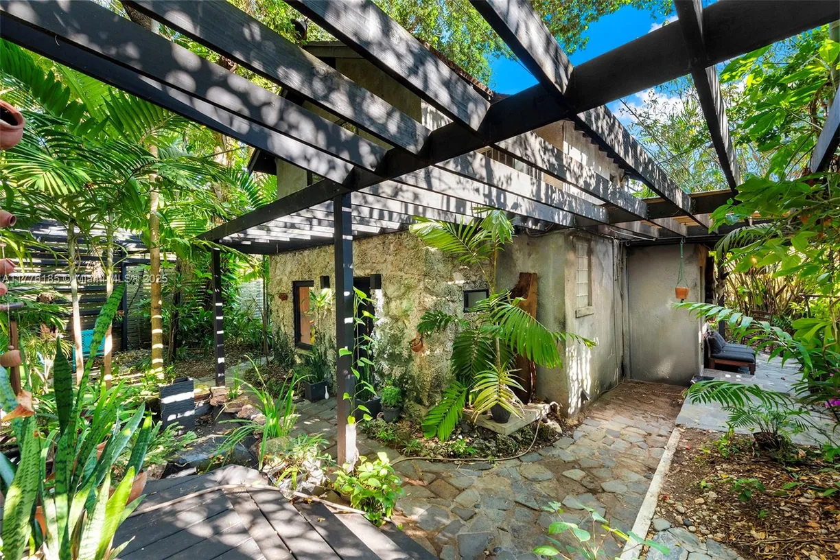 South Florida Real Estate | View 376 NE 85th St | Listing