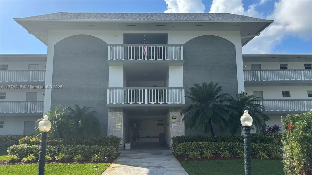 South Florida Real Estate | View 1200 Hillcrest Ct, 106 | 1 Bed, 1 Bath