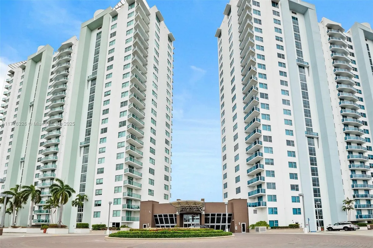 South Florida Real Estate | View 2681 N Flamingo Rd, 608S | 3 Beds, 3 Baths