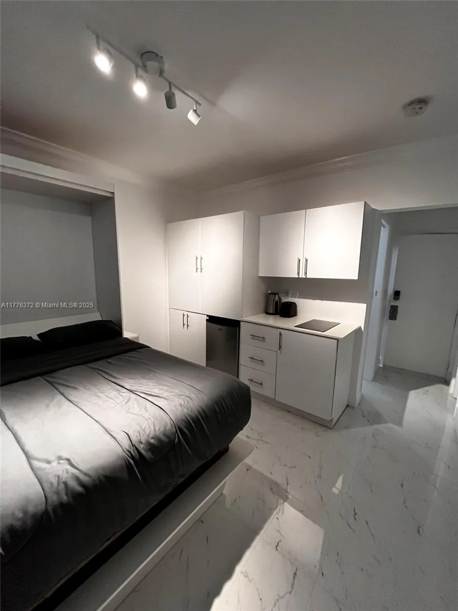 South Florida Real Estate | View 1455 Michigan Ave, 15 | Listing