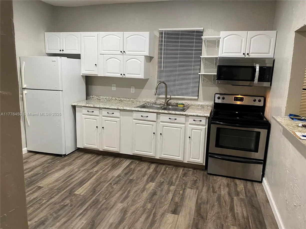 South Florida Real Estate | View 3011 Broadway, 2 | Listing