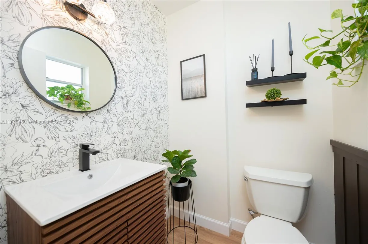 South Florida Real Estate | View 1000 NE 14th Ave, 404 | 1 Bed, 1 Bath
