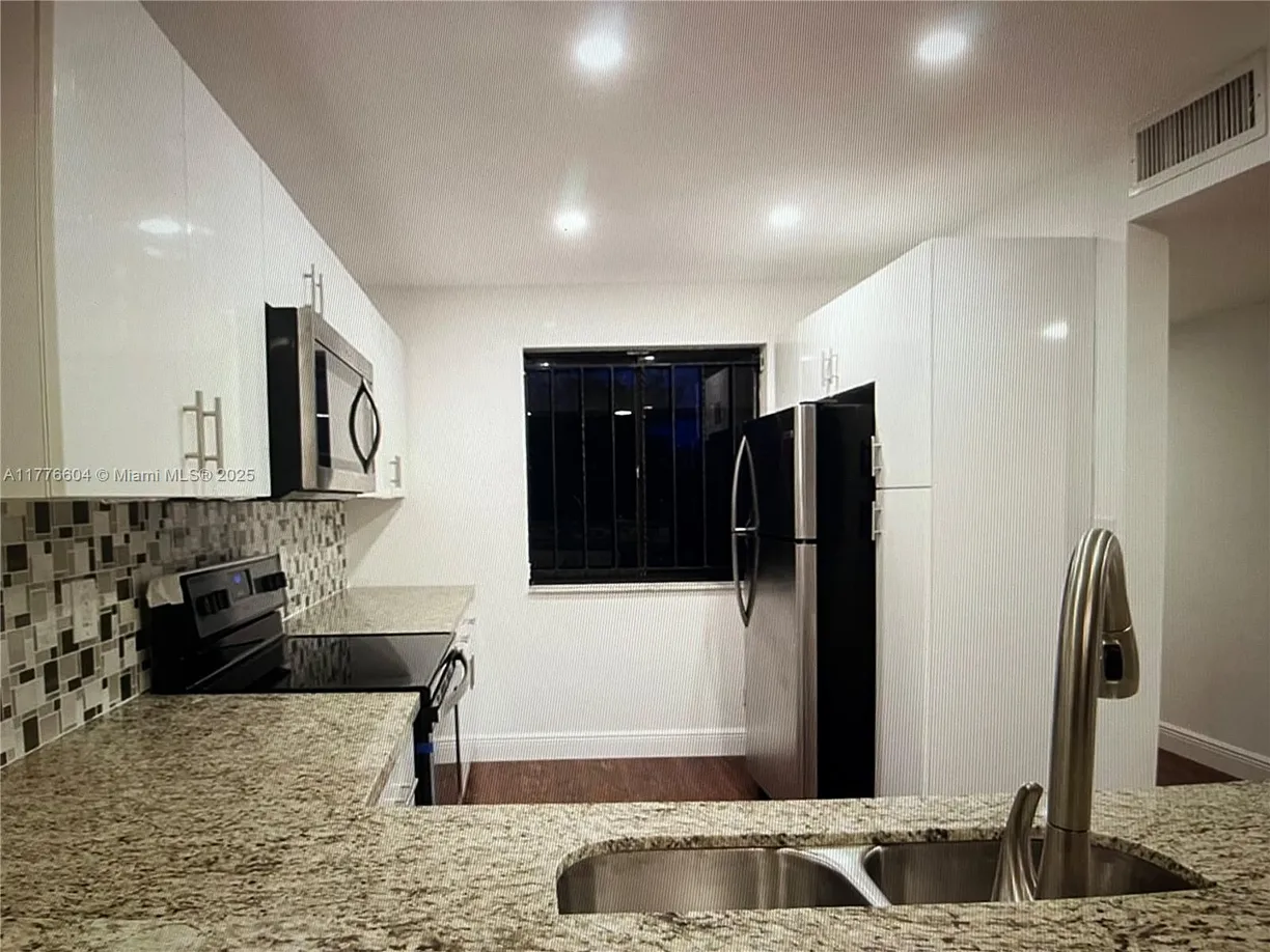 South Florida Real Estate | View 201 Lakeview Drive, 204 | Listing