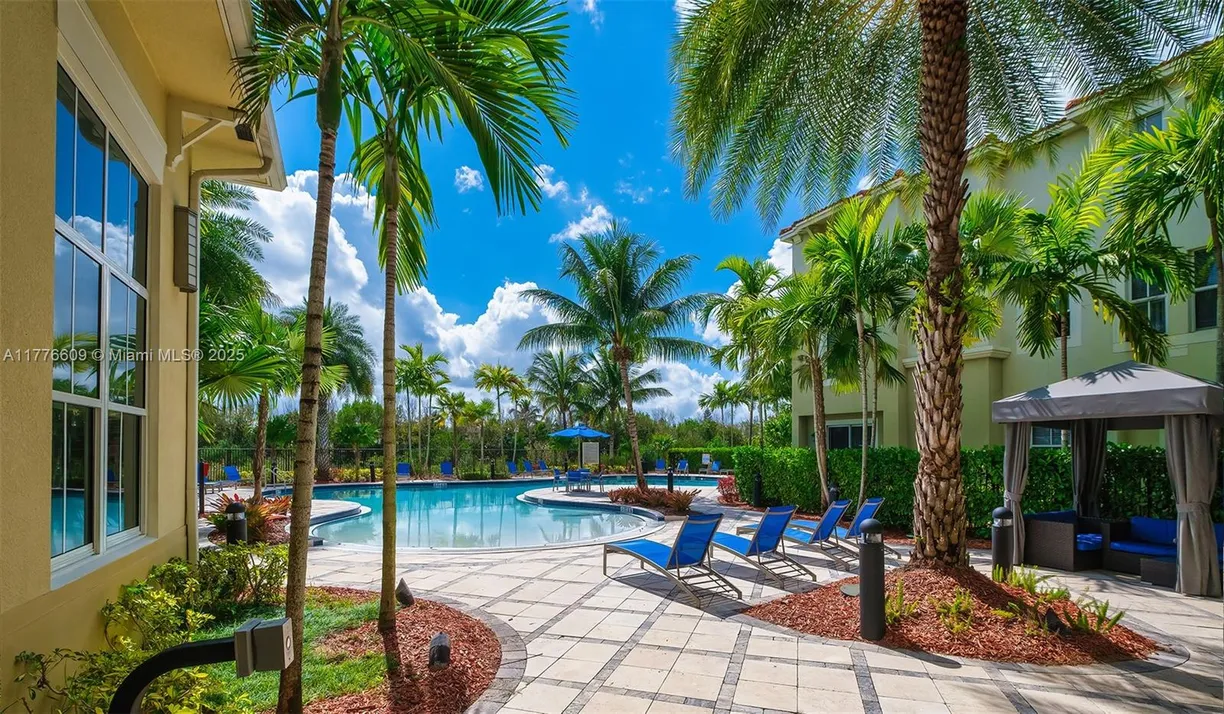 South Florida Real Estate | View 10170 SW 7th St, 31-405 | 1 Bed, 1 Bath