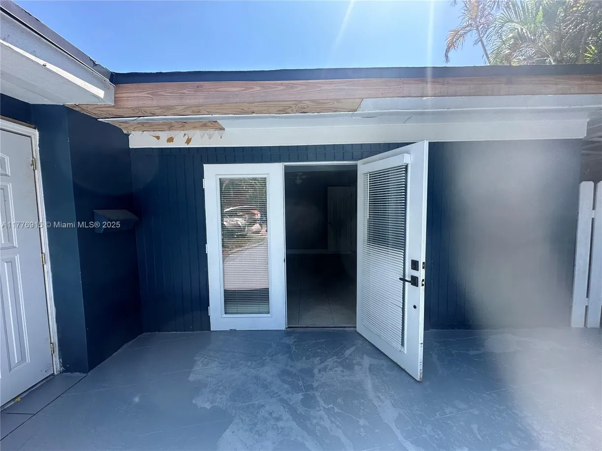 South Florida Real Estate | View 1410 SW 28th St, A | Listing