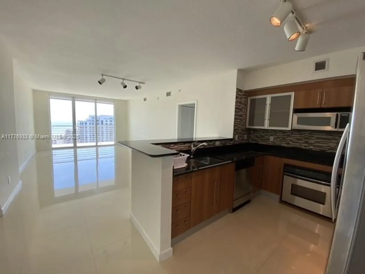 South Florida Real Estate | View 325 S Biscayne Blvd, 4215 | Listing
