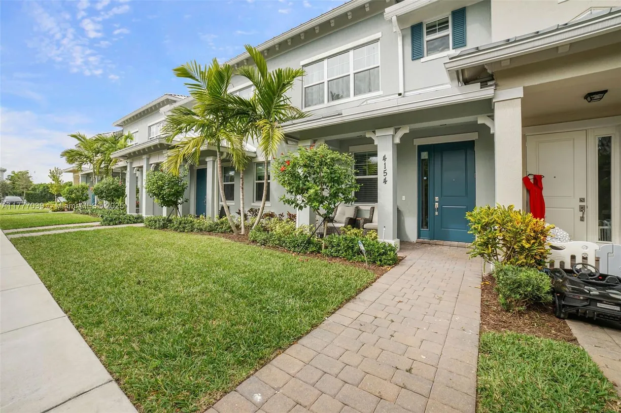 South Florida Real Estate | View 4154 Greenway Dr | 3 Beds, 2 Baths