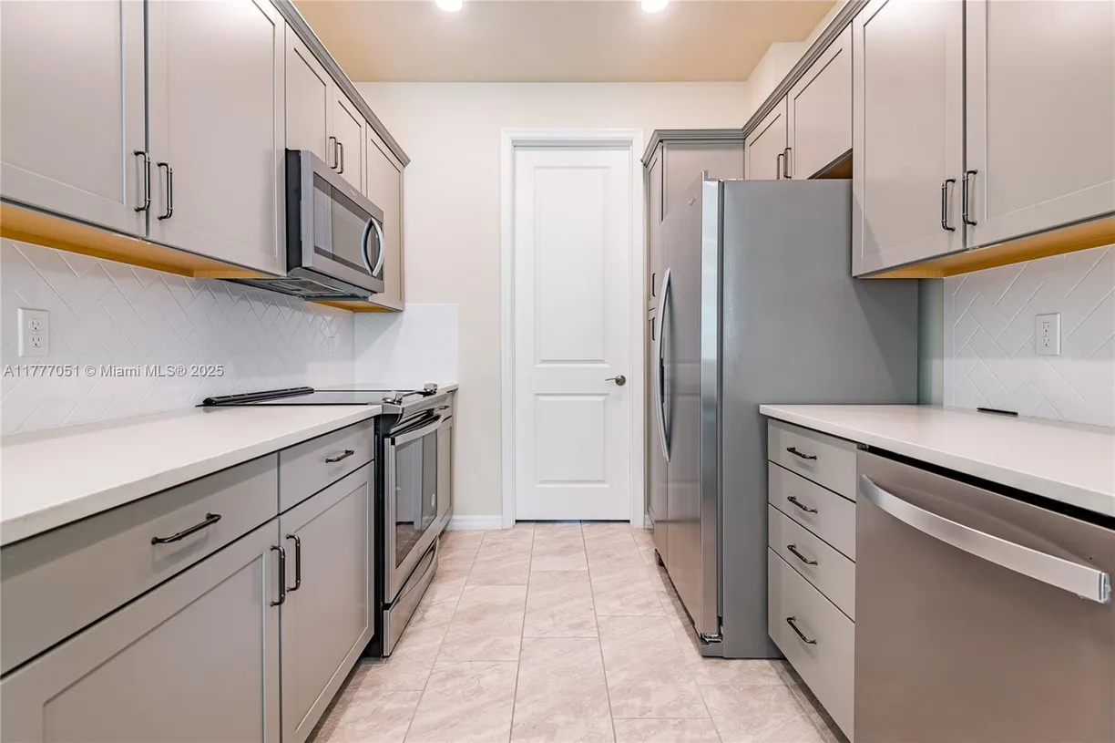South Florida Real Estate | View 4144 Greenway Dr | Listing