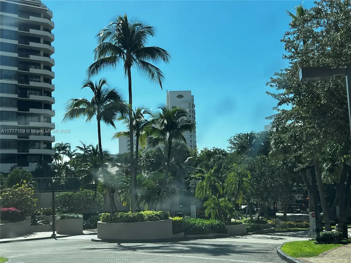 South Florida Real Estate | View 540 Brickell Key Dr, 1226 | 1 Bed, 1 Bath