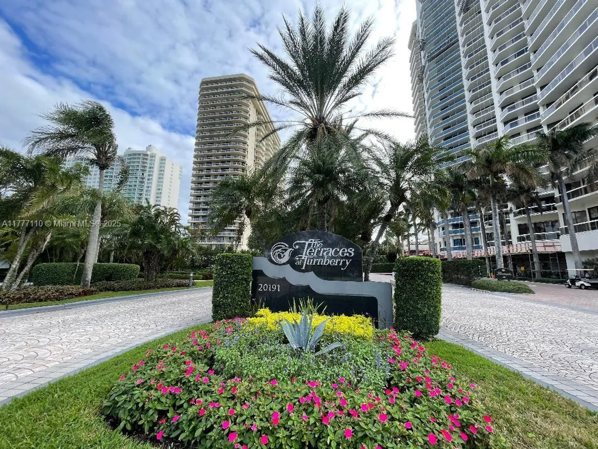 South Florida Real Estate | View 20191 East Country Club Dr, 408 | 2 Beds, 2 Baths
