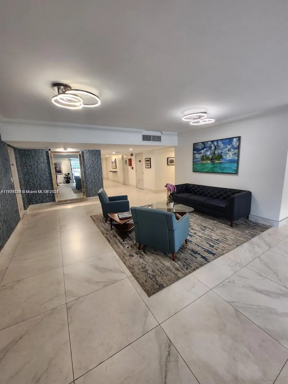 South Florida Real Estate | View 806 Cypress Grove Ln, 403 | Listing