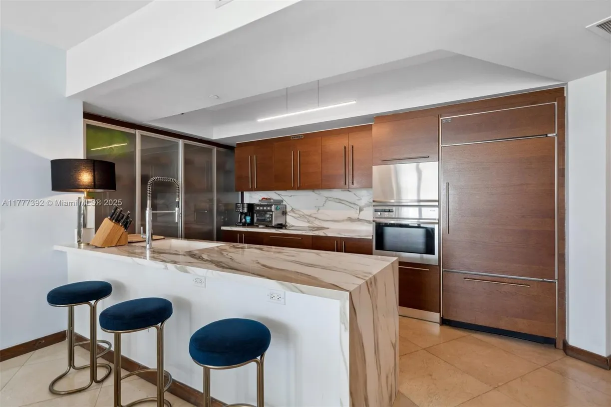 South Florida Real Estate | View 450 Alton Rd, 1404 | Listing