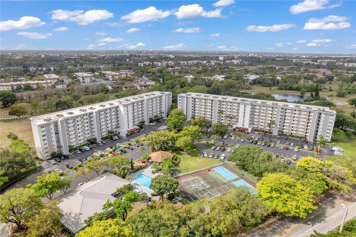 South Florida Real Estate | View 5900 NW 44th St, 406 | 2 Beds, 2 Baths