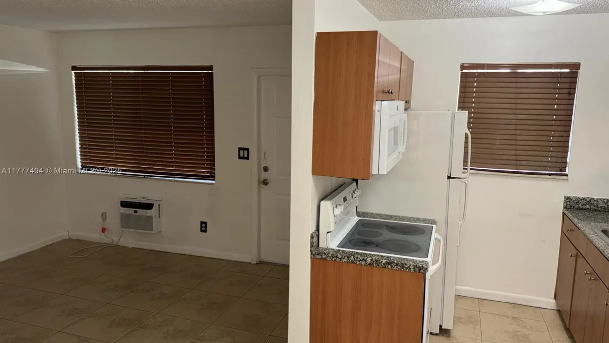 South Florida Real Estate | View 932 Moffett St, 8 | Listing