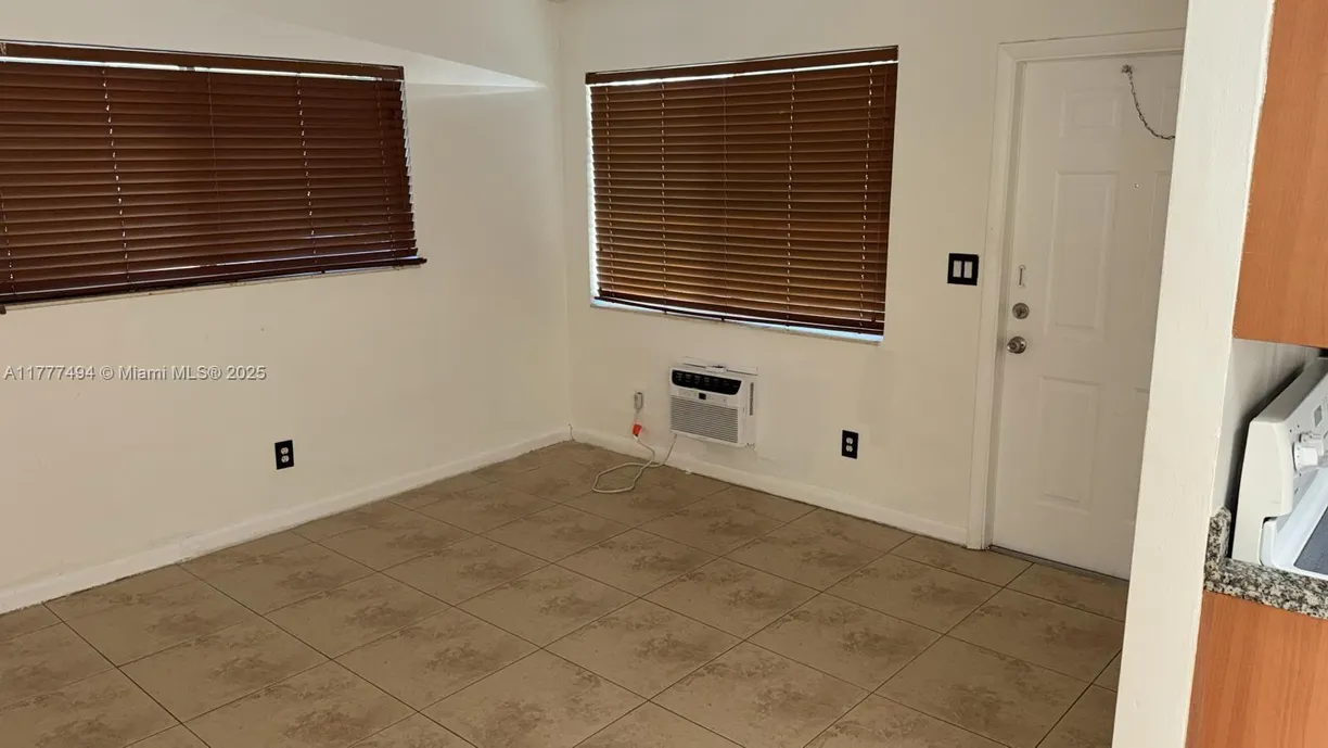 South Florida Real Estate | View 932 Moffett St, 8 | Listing