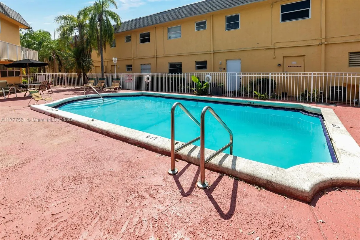 South Florida Real Estate | View 4061 N Dixie Hwy, 29 | Listing