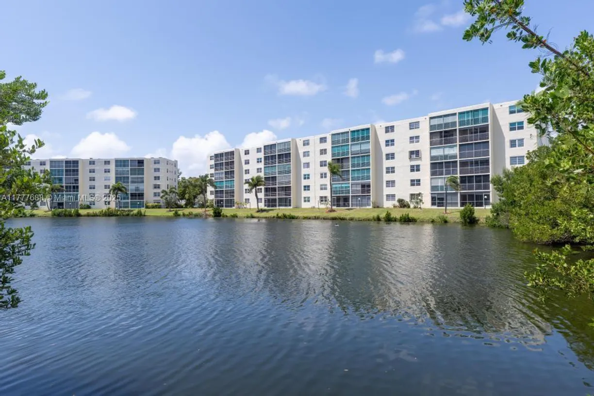 South Florida Real Estate | View  | Listing