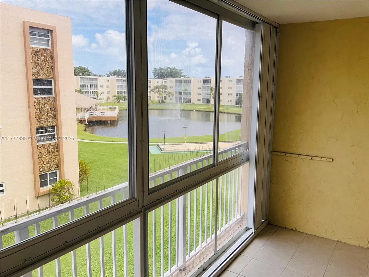 South Florida Real Estate | View 201 SE 11th Ter, 302 | 2 Beds, 2 Baths