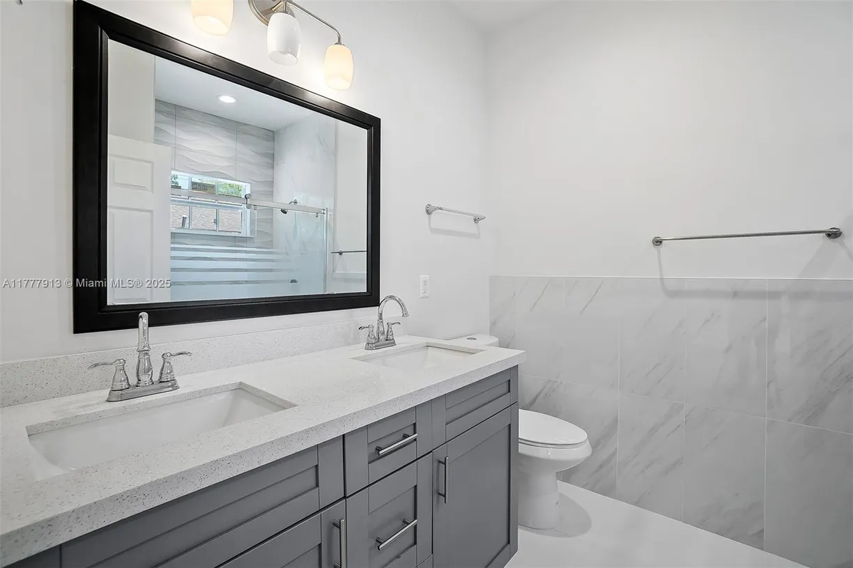 South Florida Real Estate | View 711 N L St, 1 | Listing