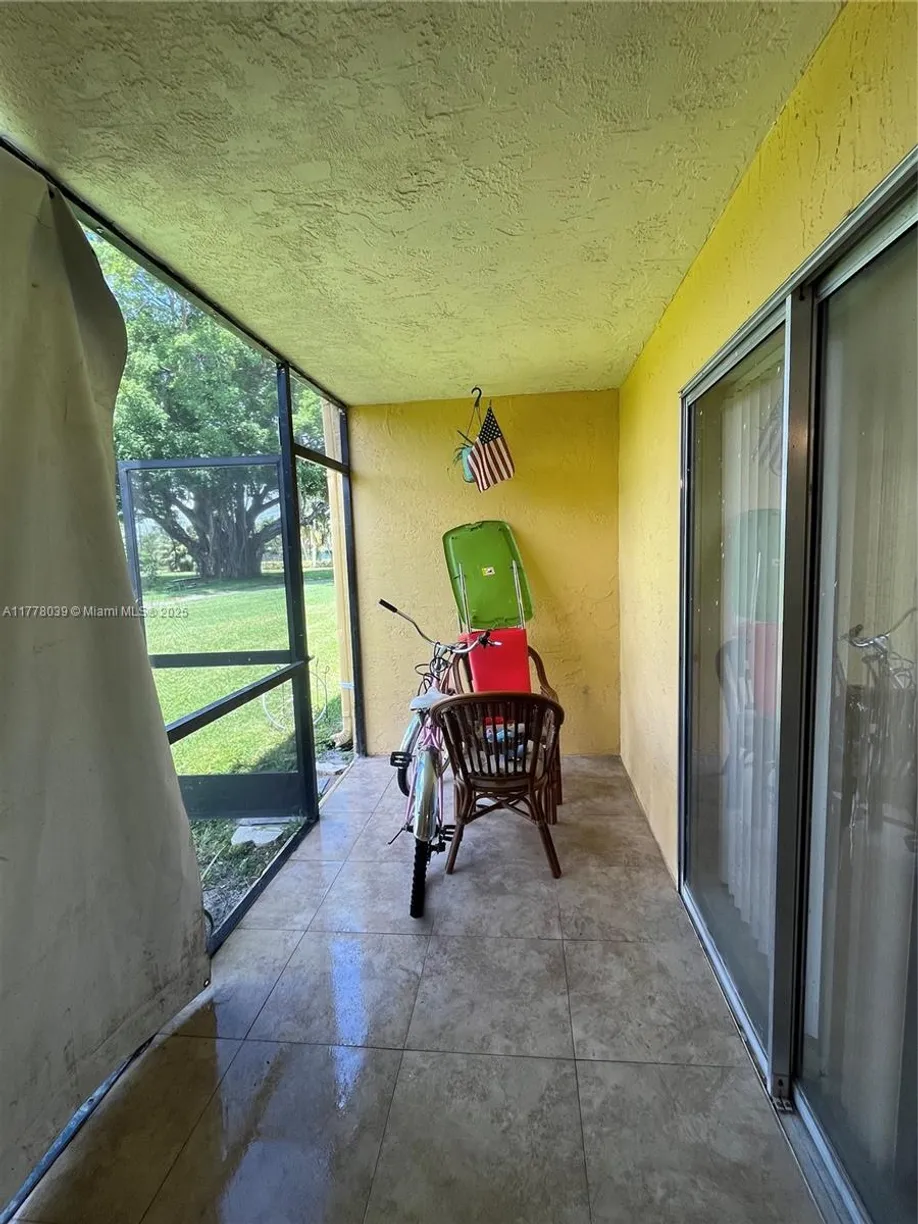 South Florida Real Estate | View 1606 W Meadows Cir W, 1606 | Listing