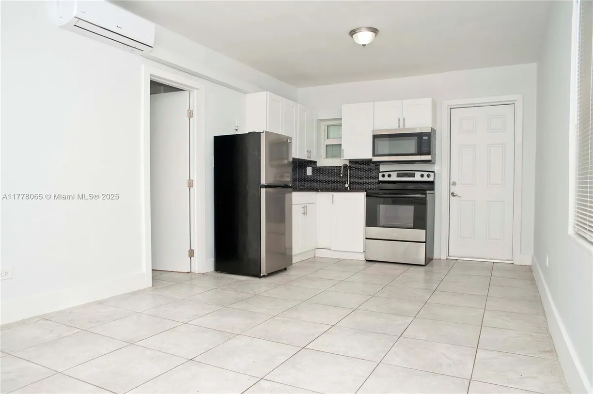 South Florida Real Estate | View 12322 NE 6th Ave, 1 | 1 Bed, 1 Bath