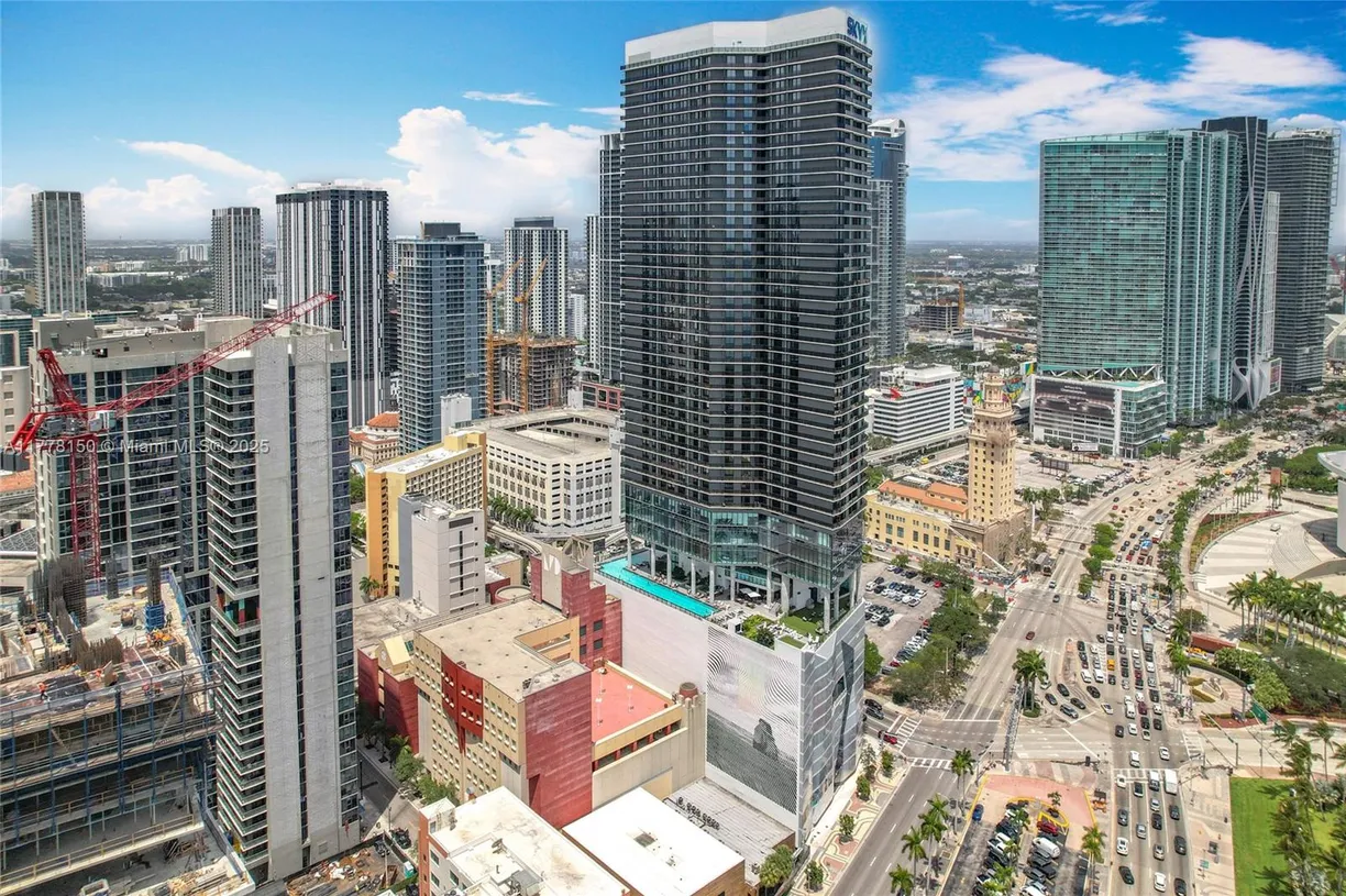 South Florida Real Estate | View 398 NE 5th St, 4401 | 3 Beds, 3 Baths