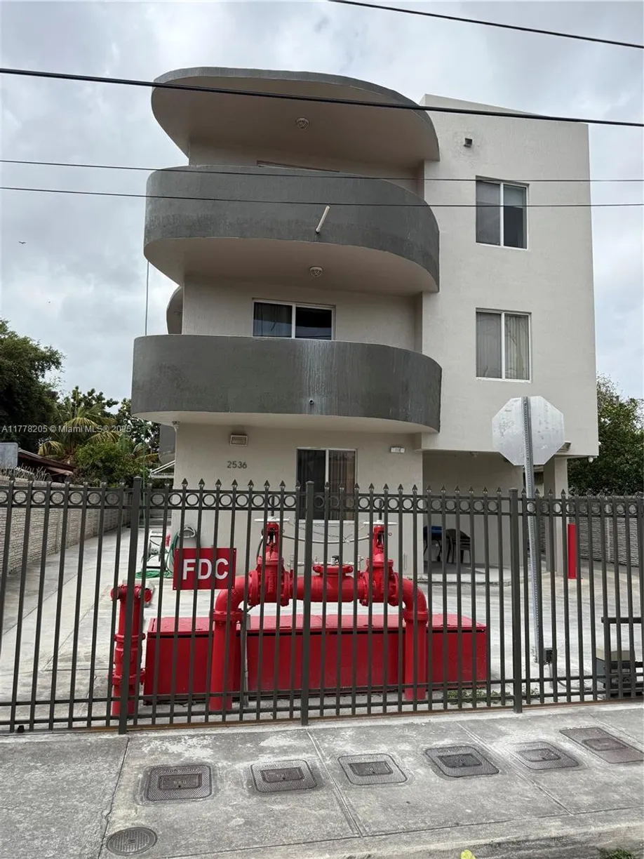 South Florida Real Estate | View 2536 NW 24th Ct, 301 | 2 Beds, 1 Bath