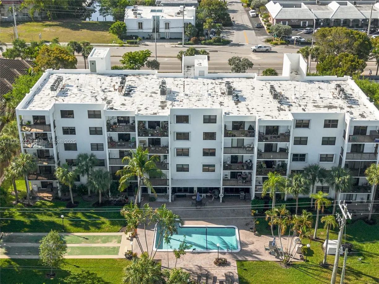 South Florida Real Estate | View 2707 NE 14th St Cswy, 401 | Listing