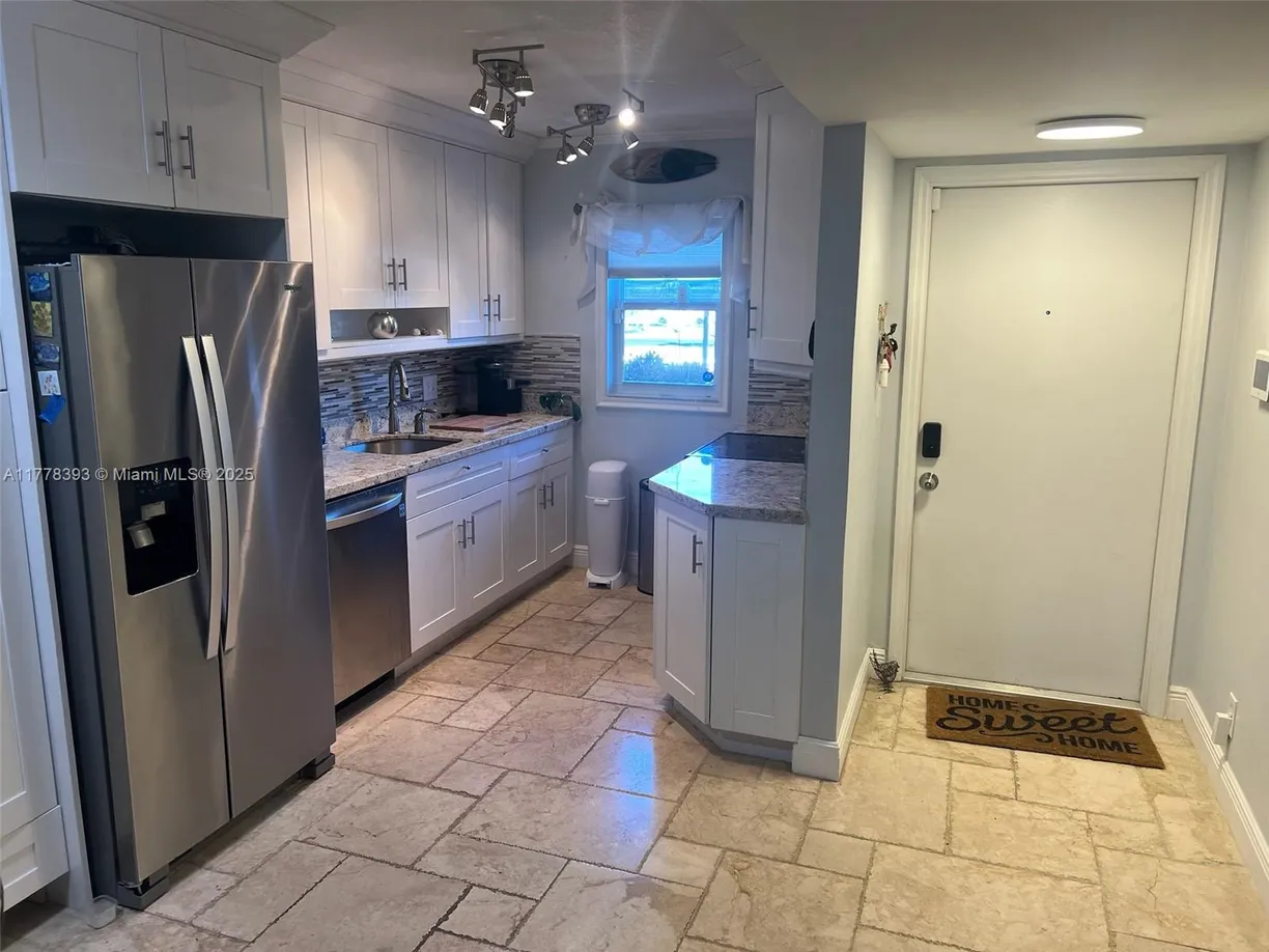 South Florida Real Estate | View 689 NE 6th Ct, 1080 | 2 Beds, 2 Baths