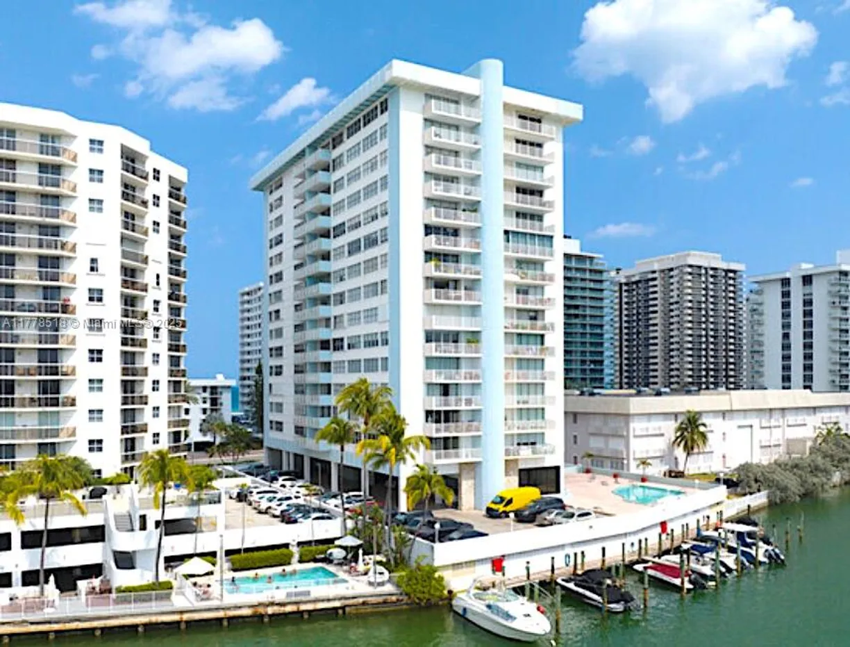 South Florida Real Estate | View 5838 Collins Ave, 2D | 1 Bed, 1 Bath