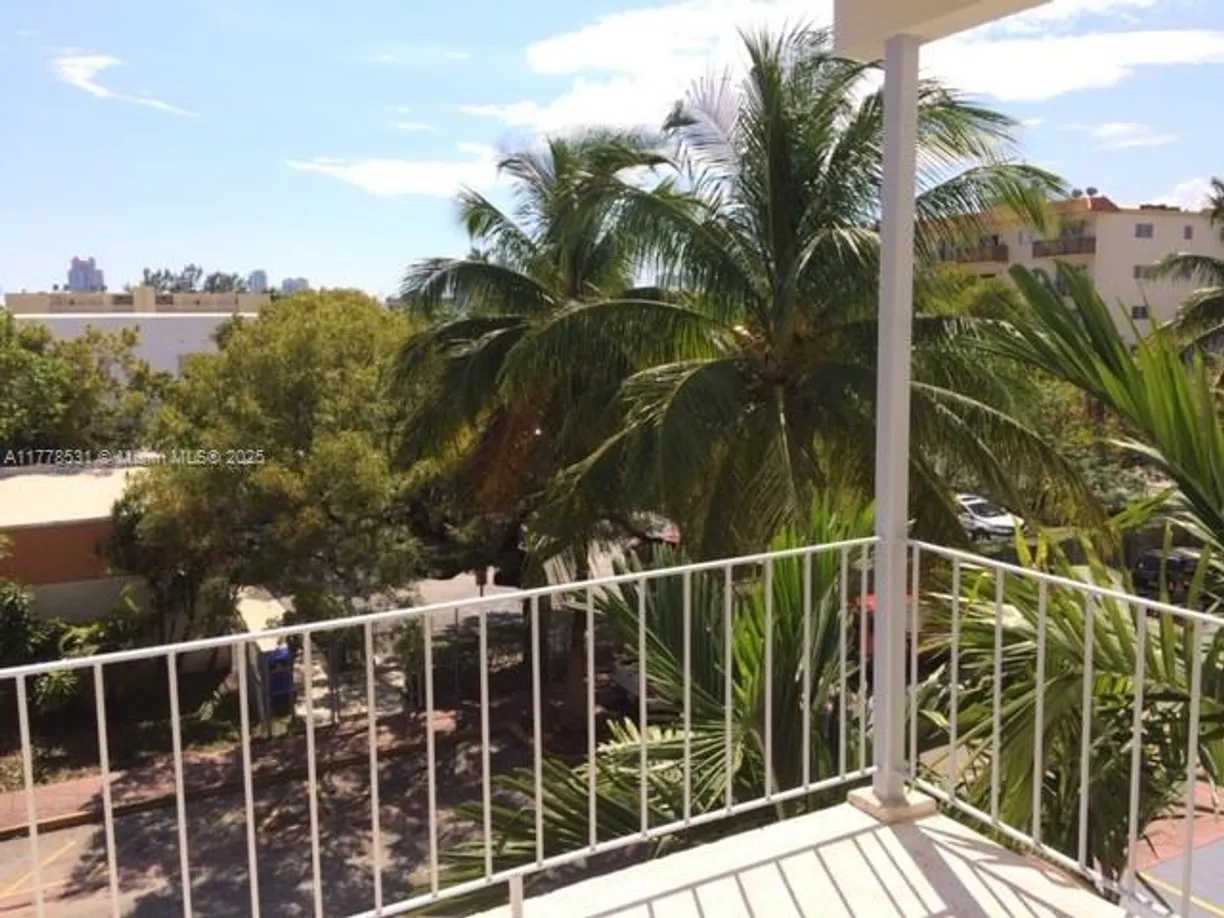 South Florida Real Estate | View 641 Espanola Way, 32 | 1 Bath