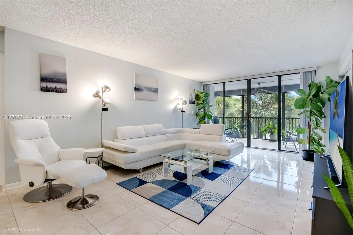 South Florida Real Estate | View 2804 N 46th Ave, C429 | 2 Beds, 2 Baths