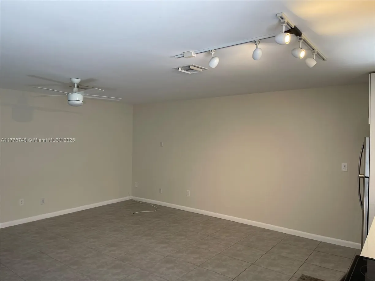 South Florida Real Estate | View 614 NW 2nd St, B | Listing