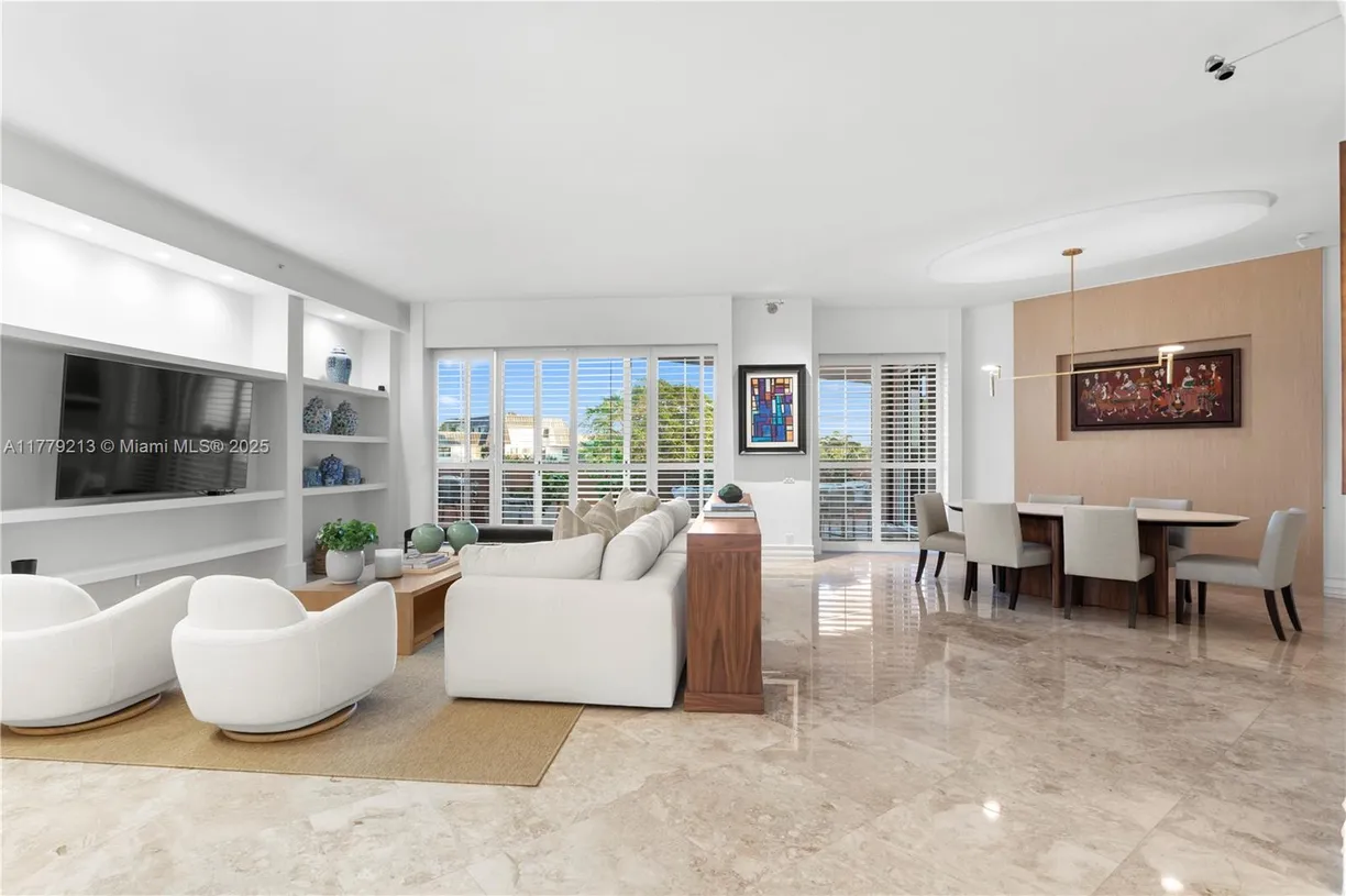 South Florida Real Estate | View 10 Edgewater Dr, 3E | Listing