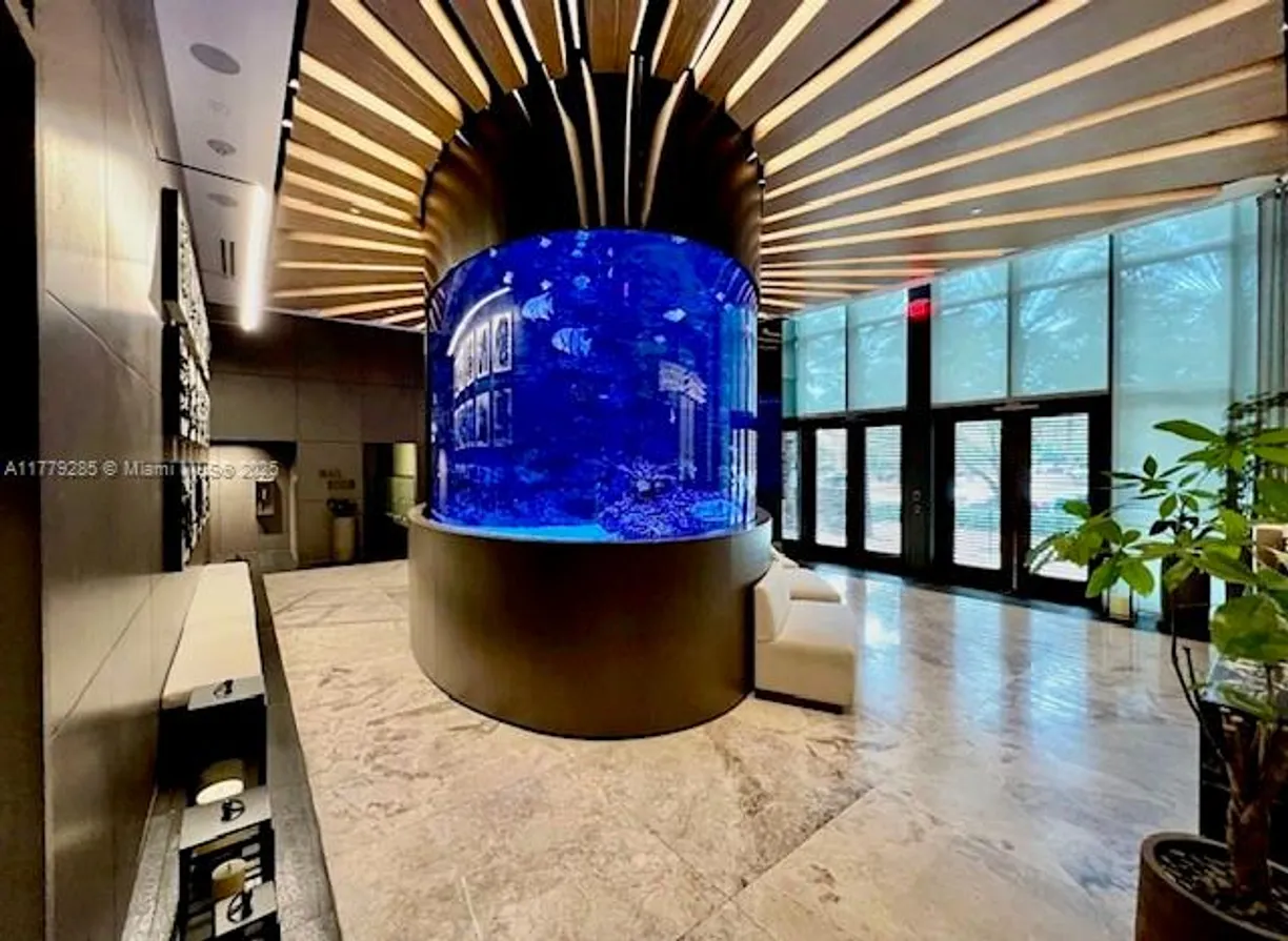 South Florida Real Estate | View 1451 Brickell Ave, 2004 | 1 Bed, 1 Bath