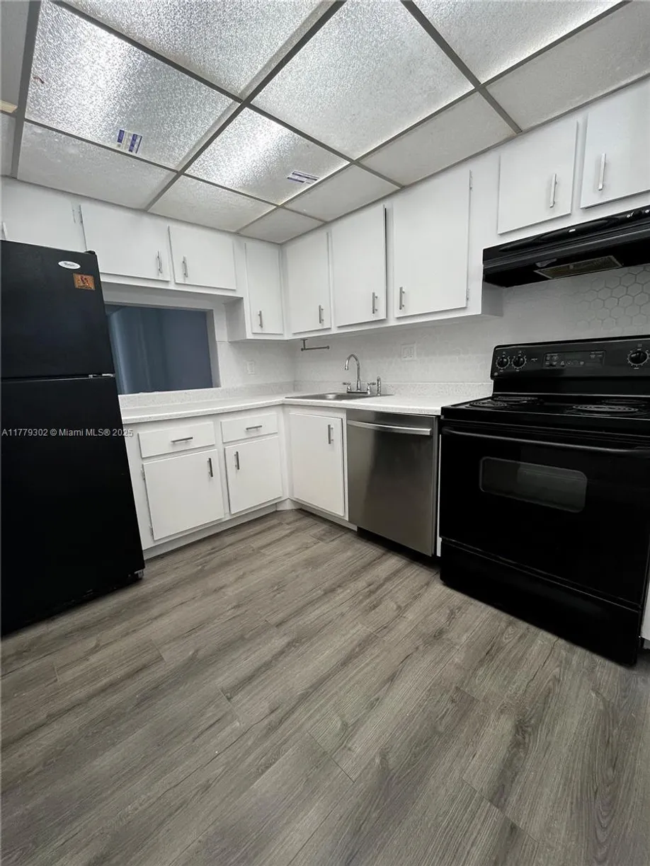 South Florida Real Estate | View 8301 Sands Point Blvd, S206 | 1 Bed, 1 Bath